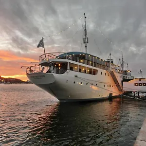 Bateau-hôtel Maelardrottningen Yacht